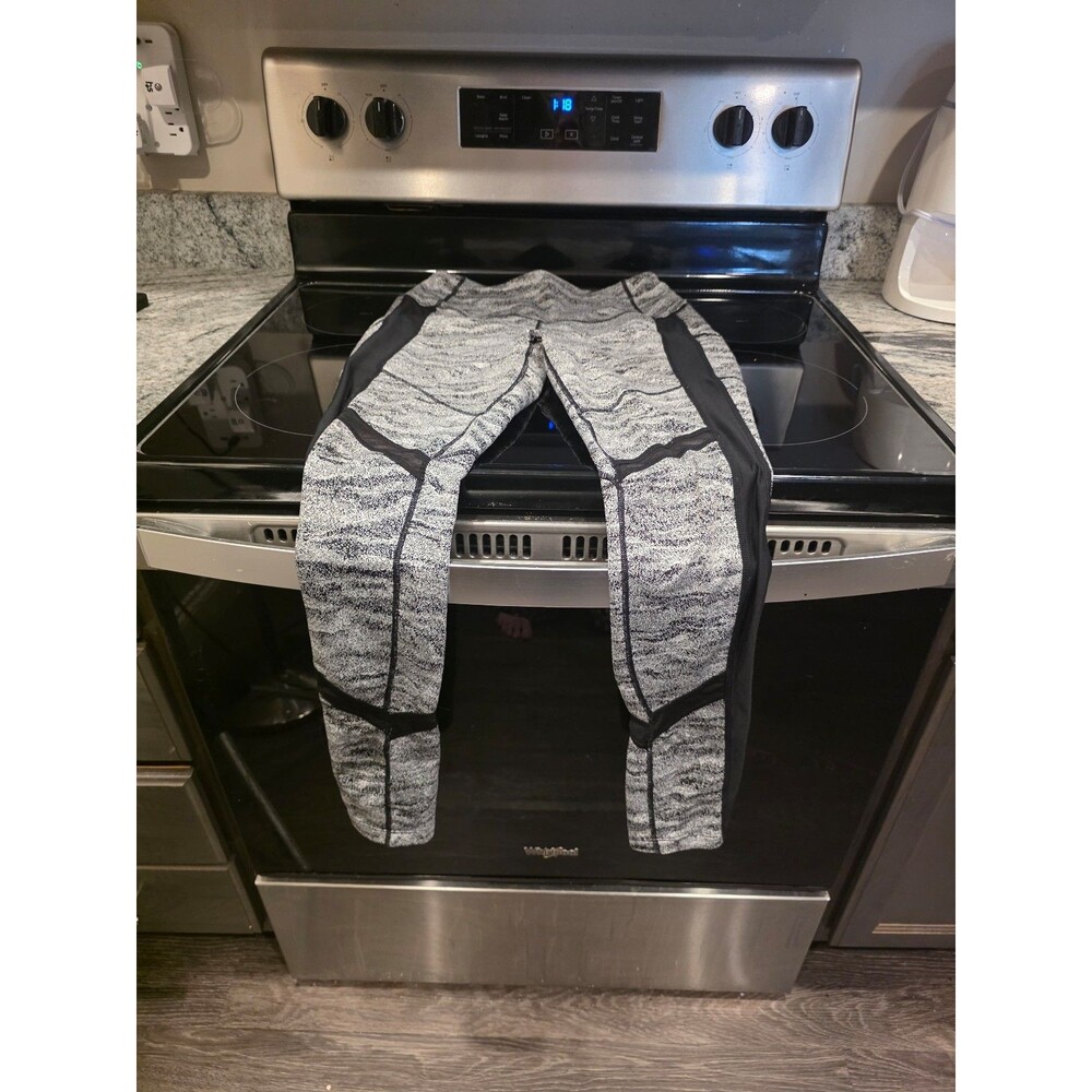 Women's athletic leggings - Picture 4 of 9